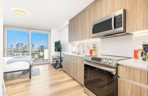 Ala Moana Condo | Chic Studio with Skyline Views at The Park on Keeaumoku