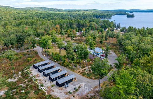 North Sebago Cabin | CHICKADEE - RESORT WITH 12 PROPERTIES. NATURAL POND FOR SWIMMING.