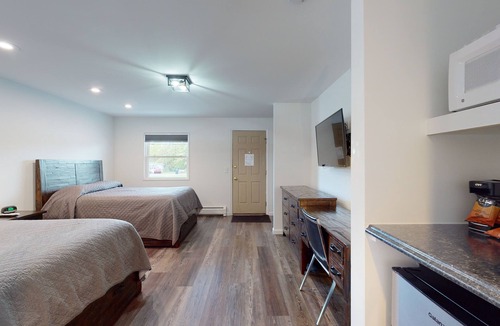 North Lake George Hotel | Circle Court Motel