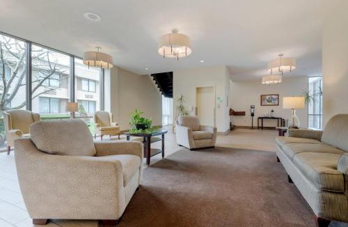 Elmira Hotel | Clarion Inn Elmira-Horseheads