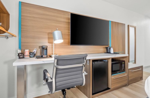 Turners Hotel | Clarion Pointe Springfield Southeast