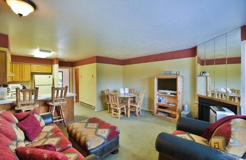 Wolf Creek Condo | Classic 1BR Wolf Lodge close to hot tub