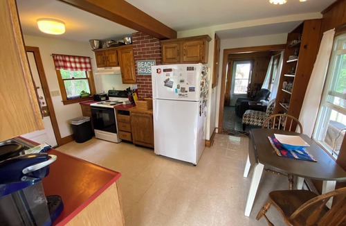 Fortunes Rocks Cottage | Classic 4 BR cottage steps from the beach: off-season rental inquiries welcome!