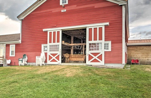 Greene House | Classic Cape-Style Farmhouse on 550-Acre Vineyard!