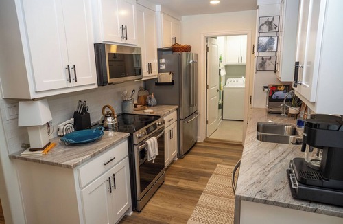 Wills Point Cabin | Classy Country Guest House close to Canton First Monday