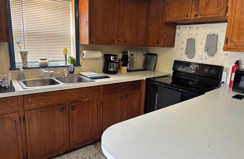 Leavenworth Apartment | Clean, easily accessible 2bdrm apartment with AC. 2 mins to base - 15mins to KC