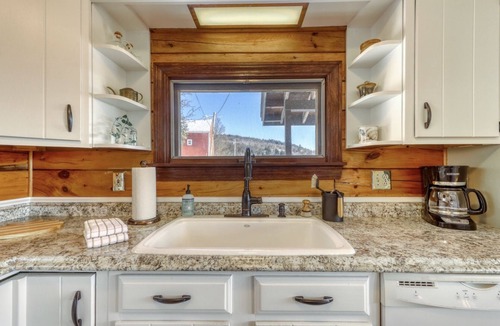 Mexico Cabin | Clean Secluded Cabin w/Incredible Mountain Views!
