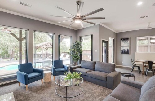Lewisville House | Clearview Castle - Pool* Jacuzzi Lake View