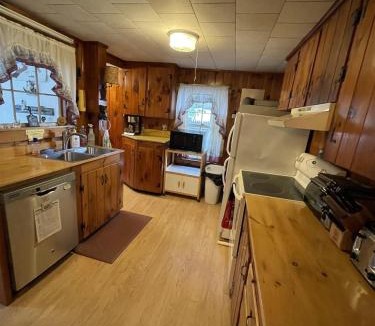 Sebago Villa | CLEARVIEW LIMIT 6