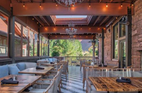 Zion National Park South Entrance Hotel | Cliffrose Springdale, Curio Collection By Hilton