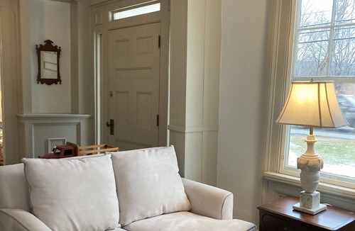 Sheffield House | Close to everything Berkshire!