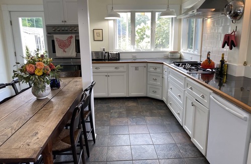 Round Pond House | Close to Round Pond Harbor and all that mid-coast Maine has to offer!