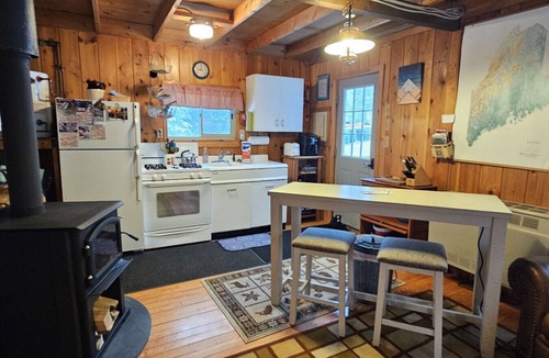 Greenville Junction Cabin | Close to Ski Mountain.