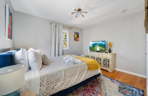 Geyser Crest House | Close to SPAC Saratoga Track and Downtown