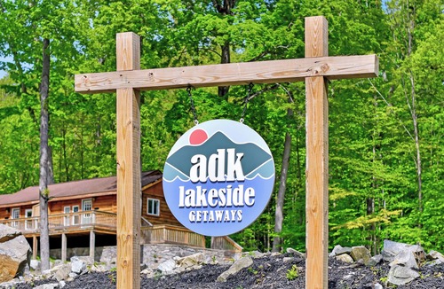 Lake George Cabin | Close to Town - Pet Friendly Cabin with Fire Pit