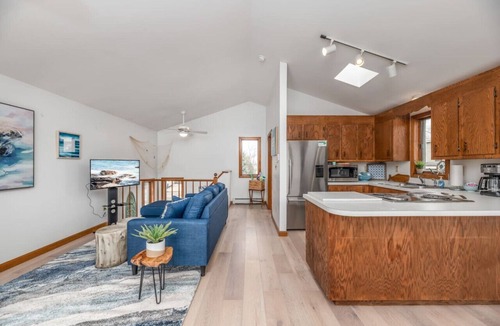 Scarborough House | Coastal Beach House Near Pine Point w/Fire Pit