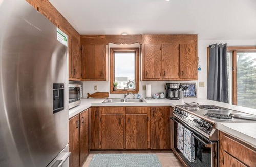Scarborough House | Coastal Beach House Near Pine Point w/Fire Pit