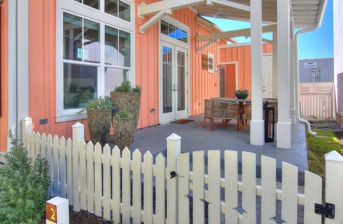 Port Aransas Cabin | Coastal cabin close to beach w. heated pool