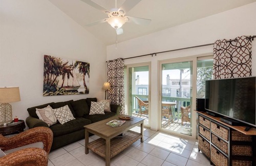 Sailhouse Condo | Coastal Charm | Pet Friendly, Pool + Tennis Access