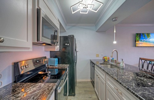 Bay Area Condo | Coastal Condo + Near Oso Bay & Padre Beaches | Seaside Haven