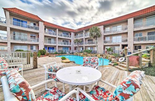 Corpus Christi House | Coastal Condo w/Dock Access, 2 Miles to Beach!