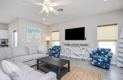Corpus Christi House | Coastal Family Escape | Shuffleboard, Heated Pools & Beach Nearby