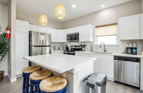 Corpus Christi House | Coastal Family Escape | Shuffleboard, Heated Pools & Beach Nearby