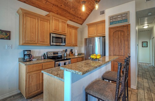 Flour Bluff House | Coastal Retreat + Pool Access + Water Views + Near Beach | Cole's Cabin