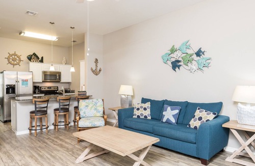 Corpus Christi House | Coastal Vibe Retreat | 2 Heated Pools & Walk to Beach