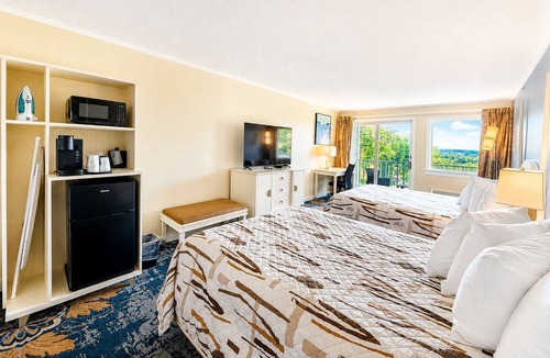 Edgecomb Hotel | Cod Cove Inn, BW Signature Collection