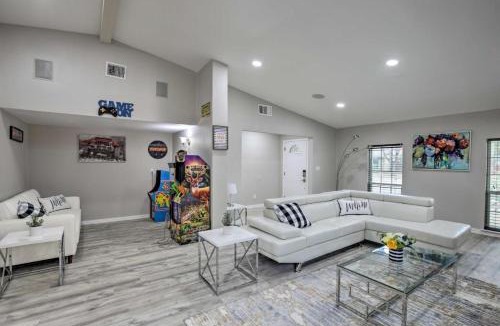 Garland House | Collins Family-Friendly Texas Home with Private Pool!