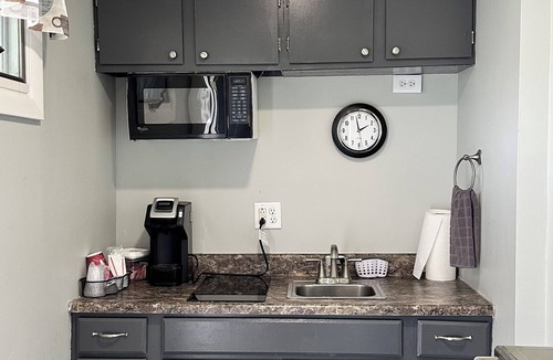 Farmington Hotel | Colonial Valley Motel