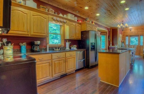 Dial Cabin | Come on Inn- Riverfront Home | Screened Porch | Outdoor Fire Pit