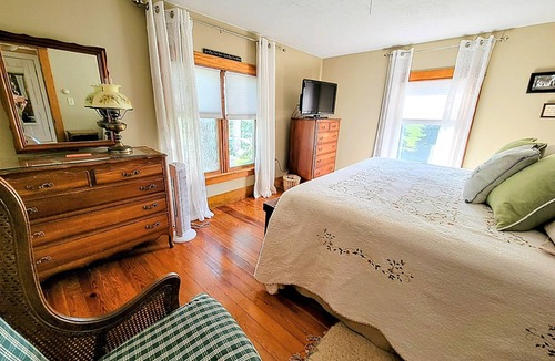 Wales Center House | Come to The Country! Stay at The Farm!