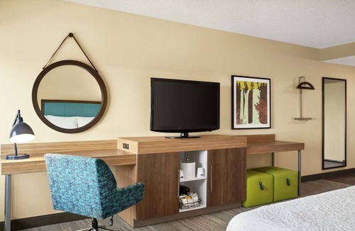 South Portland House | Comfort and Convenience! Free Breakfast, Parking, Pet-Friendly Property!