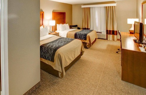 Churchhill Hotel | Comfort Inn Conference Center Pittsburgh Penn Hills