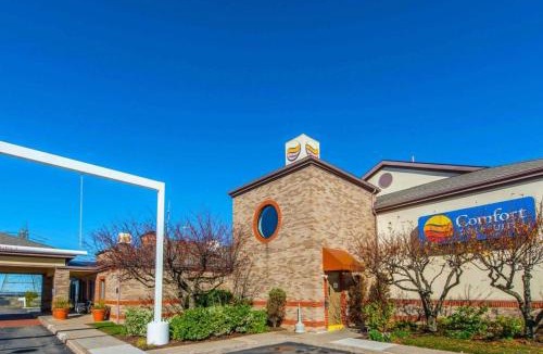 Erie Hotel | Comfort Inn & Suites Erie - Splash Lagoon Indoor Waterpark