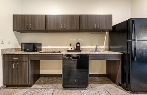 Medina Hotel | Comfort Inn & Suites Medina NY near Erie Canal