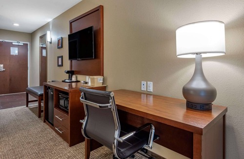 South Hills Hotel | Comfort Inn & Suites Pittsburgh South