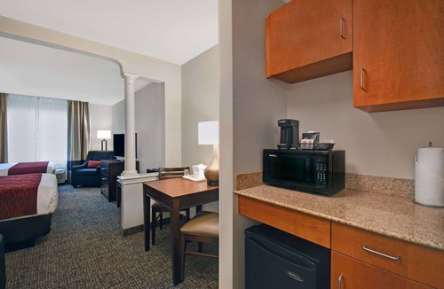 Wilton Hotel | Comfort Inn & Suites Wilton