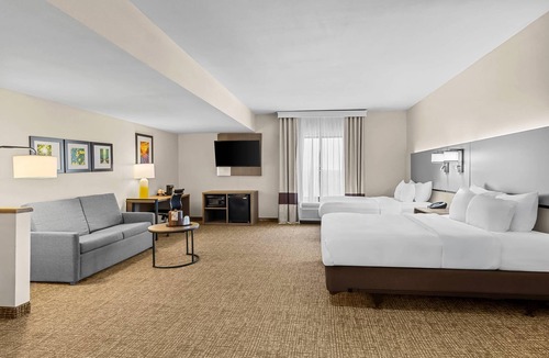 Edinboro Hotel | Comfort Suites Edinboro