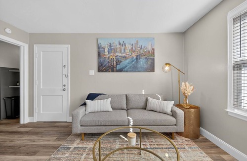 Grandview Heights Apartment | Comfortable 2-Bedroom in the Heart of Grandview!