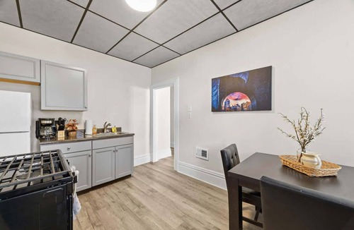 Millvale Apartment | Comfortable Apartment - 2 Bedroom Easy City Access