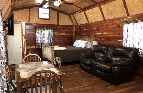 Hughes County Cabin | Comfortable Cabin Rental on a Winery for a Romantic Getaway in Oklahoma