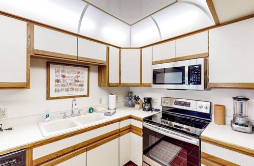Durango Condo | Comfortable condo with full kitchen, balcony, & washer/dryer