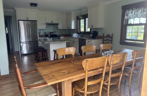 Belmont House | Comfortable Home close to Belfast