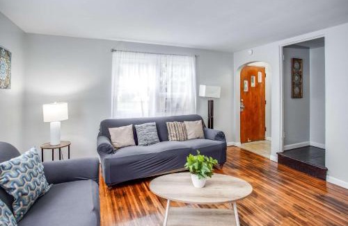 Gates-North Gates House | Comfortable Home In the Suburb close to Dwtn and Airpo