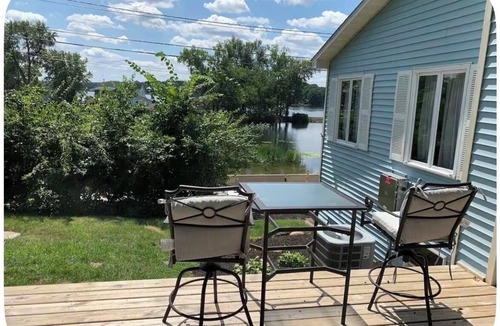 Portage Lakes House | Comfortable Retreat with Portage Lakes View!