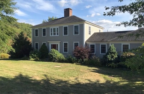 Belfast House | Comfortable Waterfront Home with Spectacular View