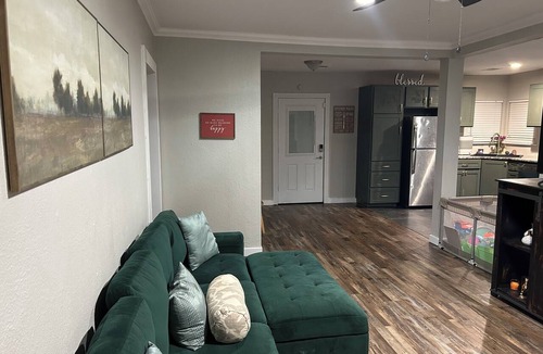Wake Village House | Comfy Crossroads - 1mi to HWY & 4mi to Downtown